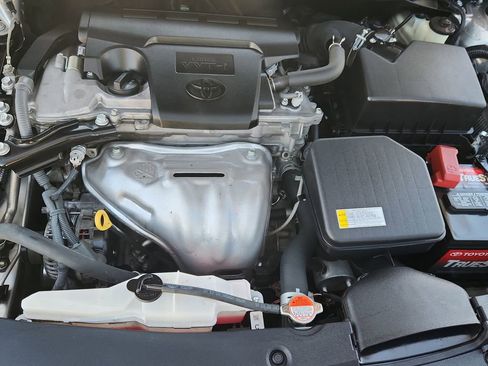 Used 2016 Toyota Camry SE FWD image 14