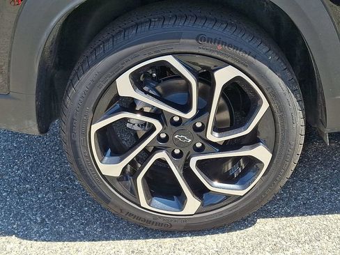 Used 2026 Chevrolet Trax RS w/ Sunroof Package FWD image 34