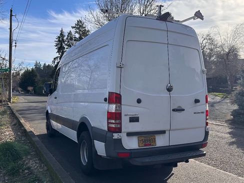 Used 2014 Freightliner Sprinter 3500 image 26