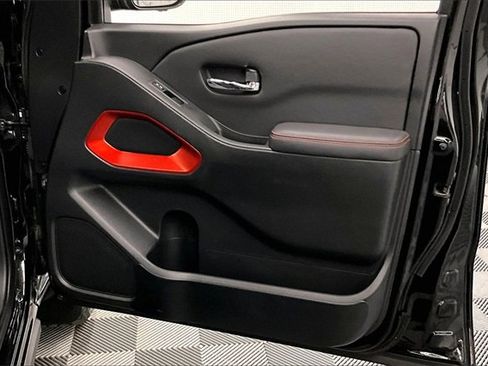 Used 2023 Nissan Frontier PRO-4X w/ Pro Convenience Package image 17