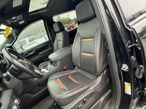 Used 2024 GMC Sierra 2500 AT4 w/ Technology Package AWD/4WD image 9