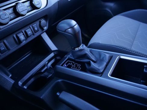 Used 2023 Toyota Tacoma TRD Off-Road image 21