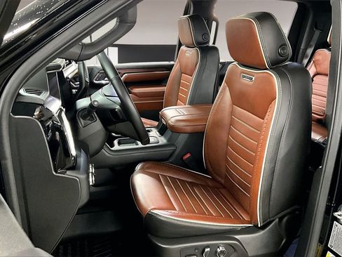 Used 2024 GMC Sierra 3500 Denali Ultimate image 20