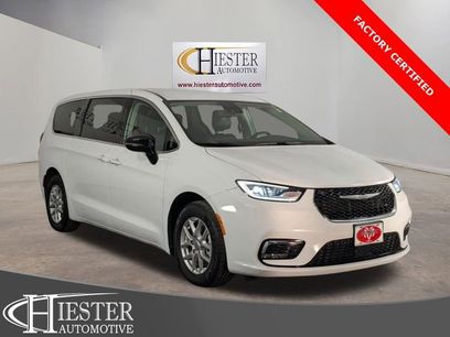 Certified 2024 Chrysler Pacifica Touring-L