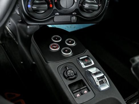 Used 2015 Alfa Romeo 4C Coupe w/ Leather Interior Group RWD image 33