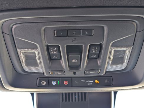 Used 2025 GMC Sierra 1500 Denali Ultimate image 29