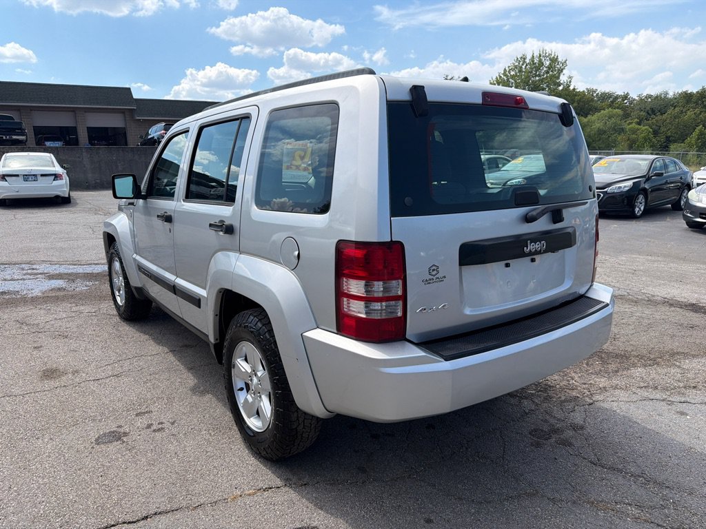 Used 2012 Jeep Liberty Sport AWD/4WD image 8
