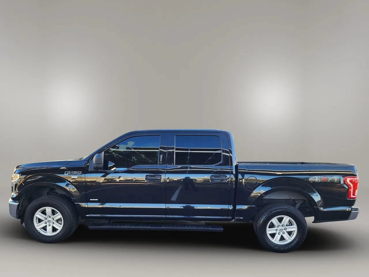 Used 2016 Ford F150 XLT AWD/4WD image 8