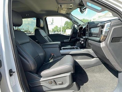 New 2025 Ford F450 Lariat image 13