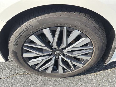 Certified 2023 Nissan Altima 2.5 SV w/ SV Premium Package image 9