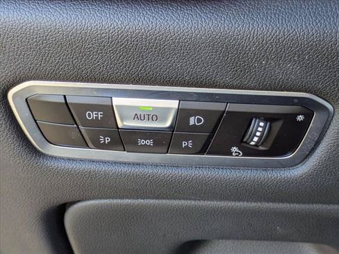 Used 2022 BMW X5 sDrive40i w/ M Sport Package RWD image 12