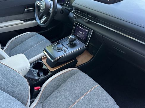 Used 2023 MAZDA MX-30 Electric w/ Premium Plus Pkg image 18