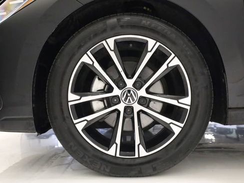 Used 2025 Volkswagen Jetta Sport FWD image 8