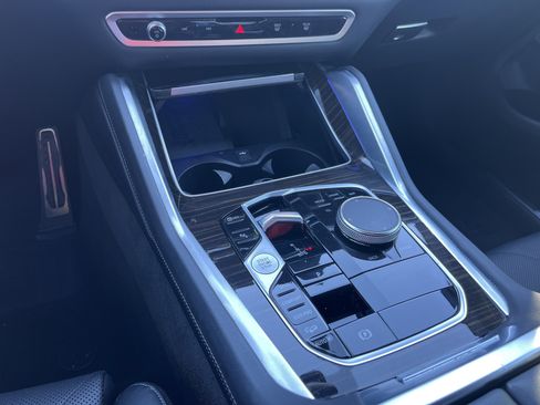 Used 2024 BMW X6 xDrive40i image 11