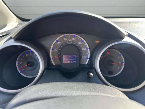 Used 2010 Honda Fit Sport image 24