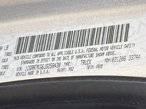 Used 2018 RAM 1500 Express AWD/4WD image 23