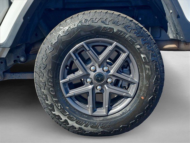 Used 2024 Jeep Gladiator Sport AWD/4WD image 29