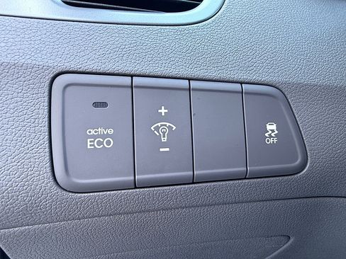 Used 2015 Hyundai Elantra Limited FWD image 21