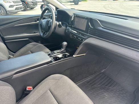 Used 2025 Toyota Camry LE w/ Convenience Package FWD image 24
