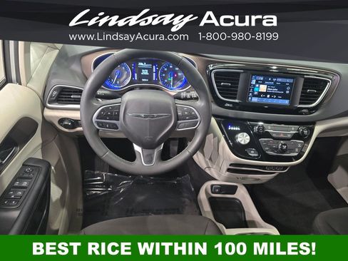 Used 2023 Chrysler Voyager LX FWD image 12