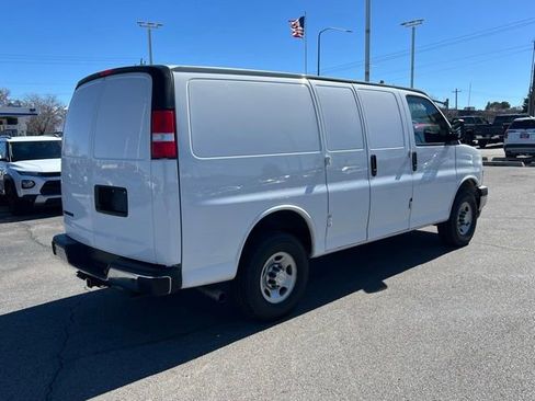 Used 2022 Chevrolet Express 2500 w/ Driver Convenience Package image 9