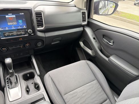 Used 2023 Nissan Frontier SV w/ Tow Package AWD/4WD image 30