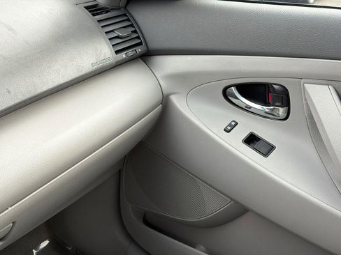 Used 2007 Toyota Camry LE image 24