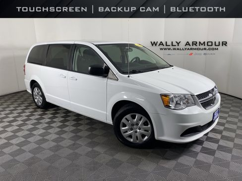 Used 2018 Dodge Grand Caravan SE w/ UConnect Hands-Free Group image 1