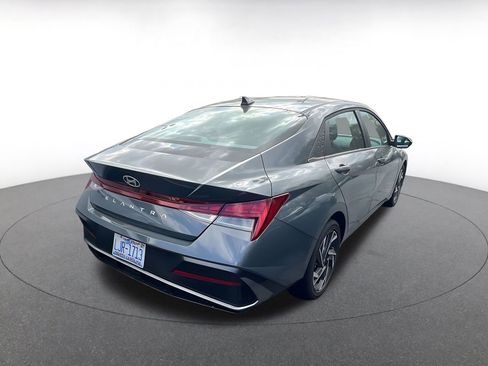 Used 2025 Hyundai Elantra SEL image 4