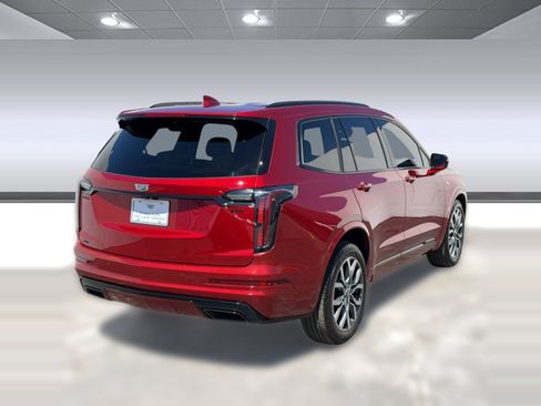 Used 2024 Cadillac XT6 Sport w/ LPO, Onyx Lite Package AWD/4WD image 8