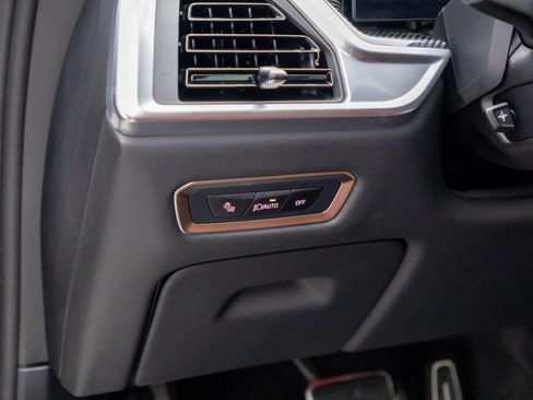 Certified 2026 BMW X7 M60i AWD/4WD image 21
