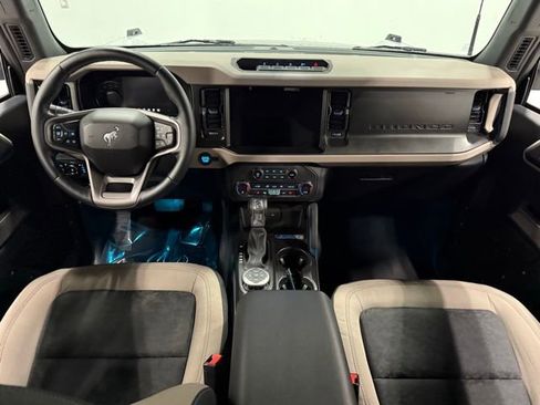 Used 2023 Ford Bronco Wildtrak image 30