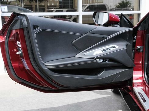 Used 2020 Chevrolet Corvette Stingray Convertible w/ Z51 Performance Package RWD image 27