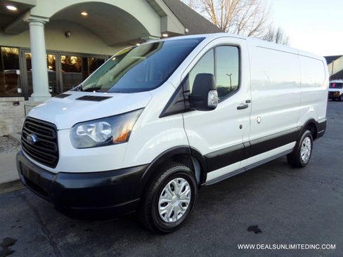 Used 2019 Ford Transit 250 130 Low Roof RWD image 1