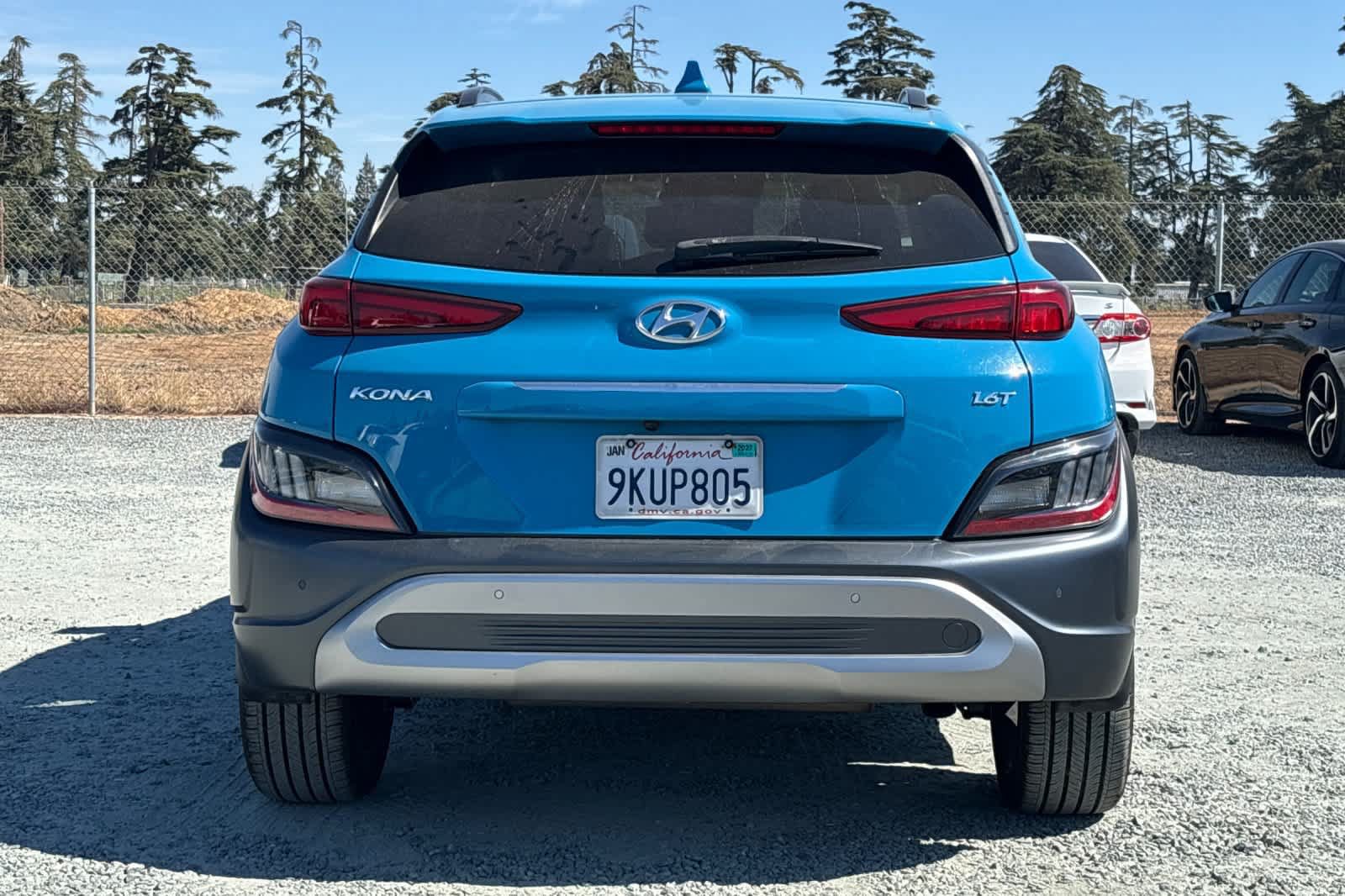 Used 2022 Hyundai Kona Limited w/ Cargo Package FWD image 8