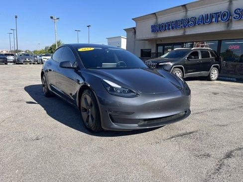 Used 2023 Tesla Model 3 Standard Range image 10