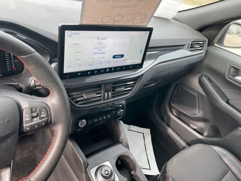 Certified 2023 Ford Escape ST-Line w/ Tech Pack #1 image 9