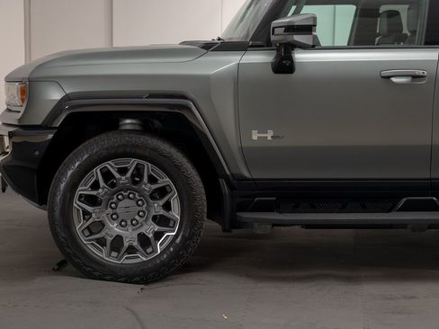 Used 2024 GMC Hummer EV 3X image 44