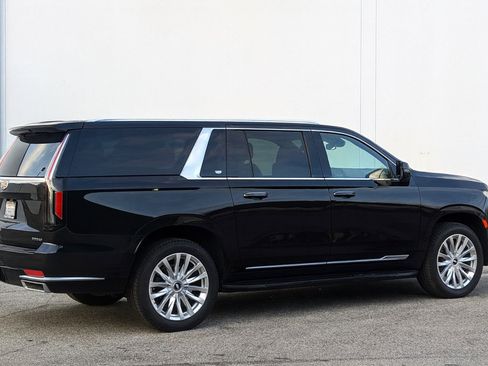 Used 2021 Cadillac Escalade ESV Luxury image 2