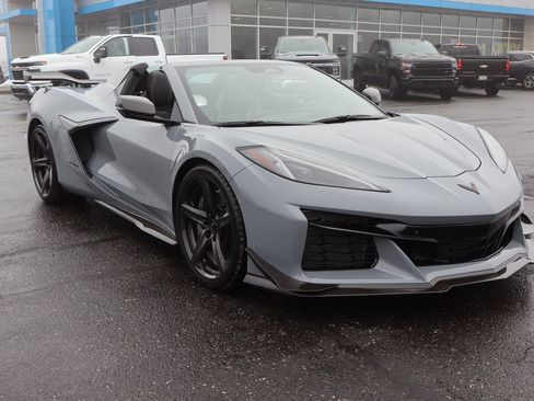 Used 2025 Chevrolet Corvette Z06 w/ Z07 Performance Package image 2