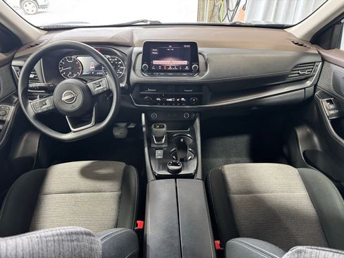 Used 2023 Nissan Rogue SV image 5