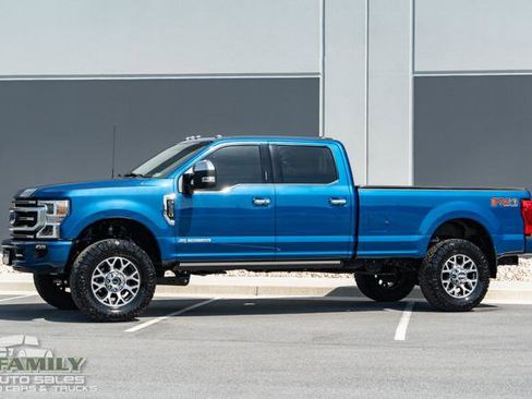 Used 2022 Ford F350 Platinum w/ FX4 Off-Road Package image 3