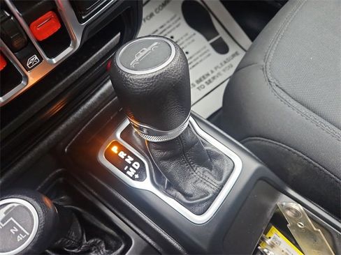 Used 2021 Jeep Gladiator Sport image 16