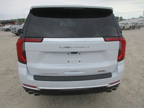 New 2026 GMC Yukon XL Denali w/ Denali Reserve Package AWD/4WD image 5