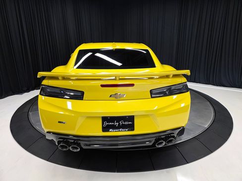 Used 2017 Chevrolet Camaro SS RWD image 14