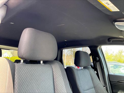 Used 2020 Jeep Grand Cherokee Laredo image 22