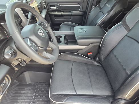 Used 2025 RAM 2500 Laramie AWD/4WD image 15