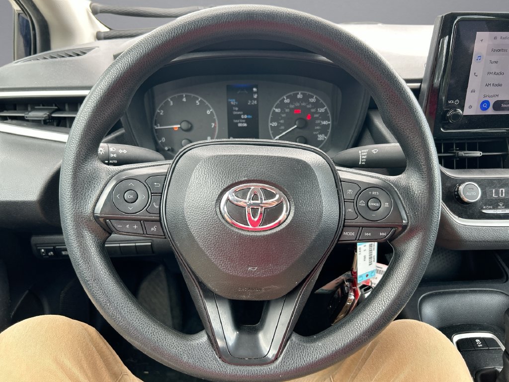 Used 2025 Toyota Corolla LE FWD image 14