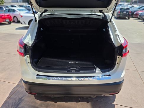 Used 2020 Nissan Rogue Sport SV FWD image 18