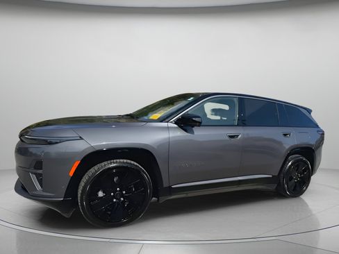 Used 2025 Jeep Wagoneer S Launch Edition image 13